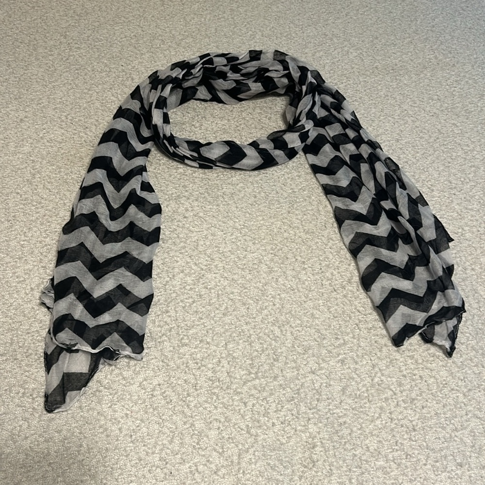 VICTORIA LELAND DESIGNS | lightweight chevron pattern skinny scarf